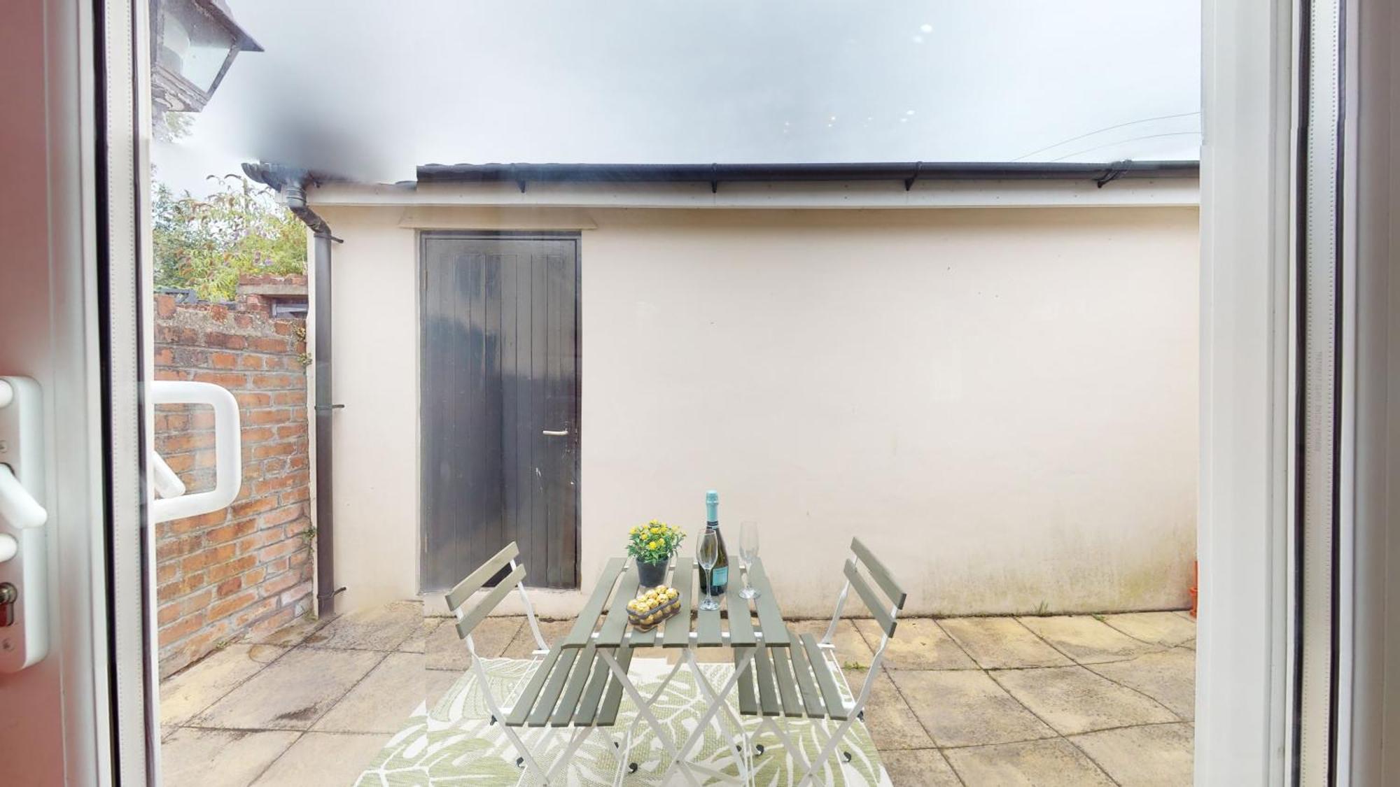 Cosy Cardiff Apartment And Patio ภายนอก รูปภาพ