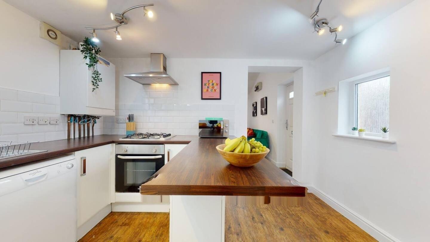 Cosy Cardiff Apartment And Patio ภายนอก รูปภาพ