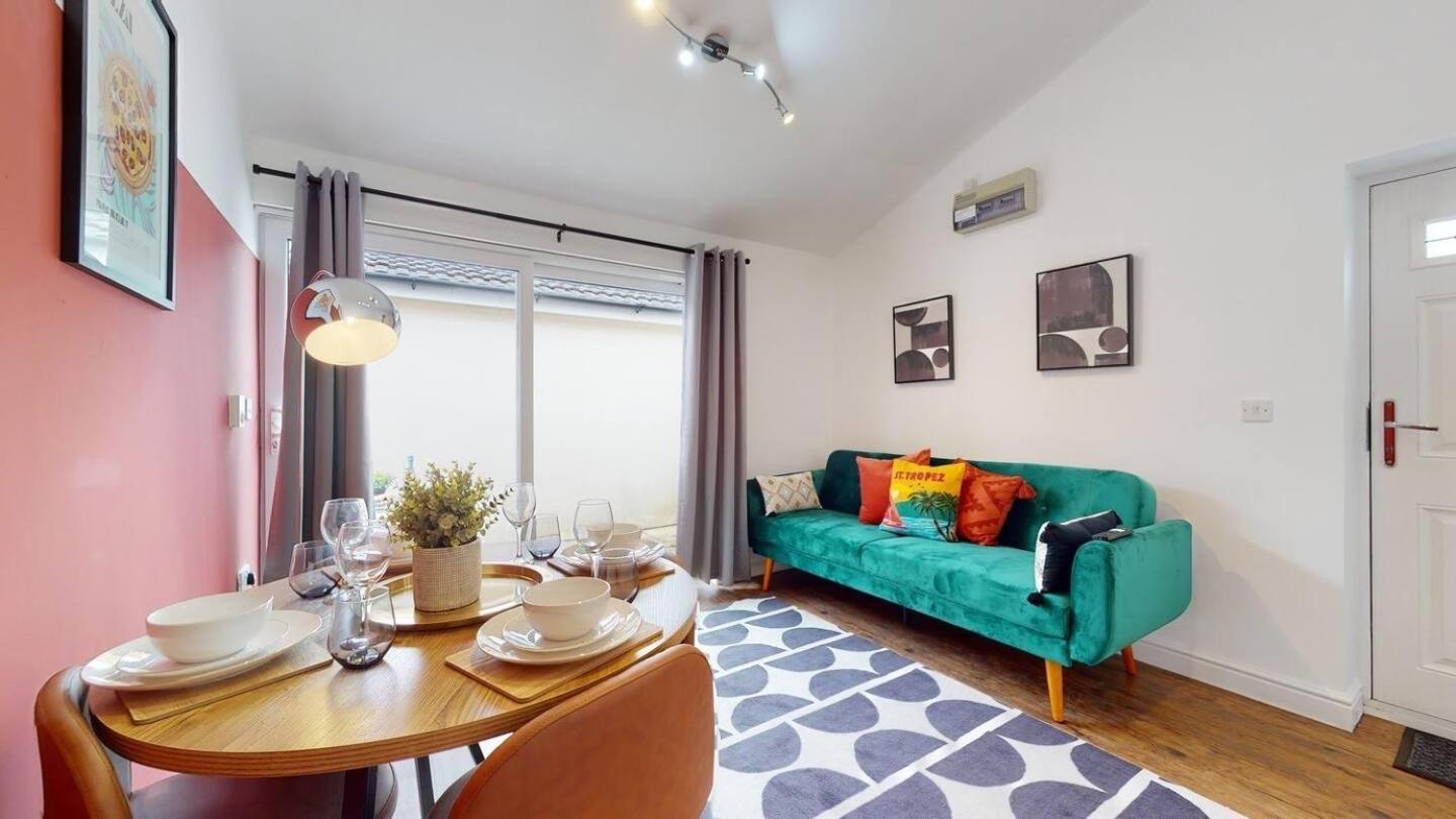 Cosy Cardiff Apartment And Patio ภายนอก รูปภาพ