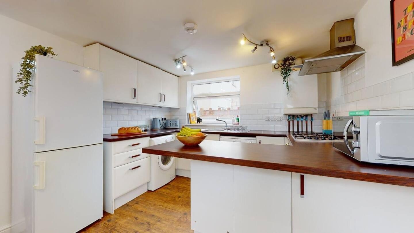 Cosy Cardiff Apartment And Patio ภายนอก รูปภาพ