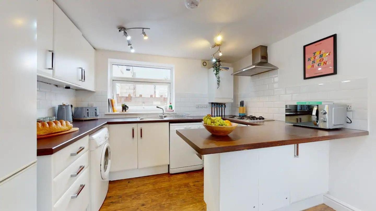 Cosy Cardiff Apartment And Patio ภายนอก รูปภาพ